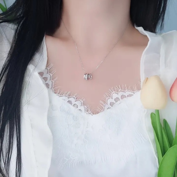 S925 Sterling Silver Minimalist Zircon Three-Ring Circle Pendant Necklace - Picture 7 of 9